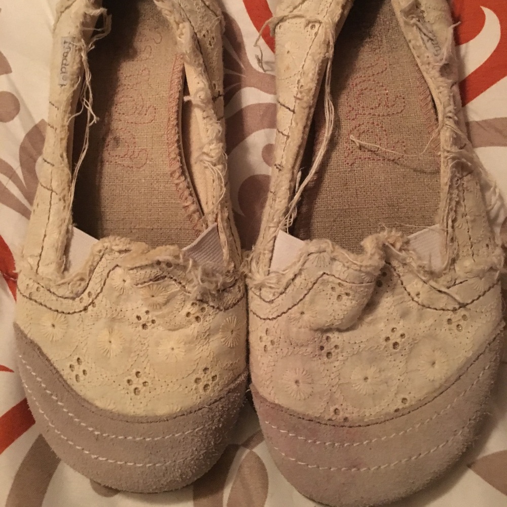 Size 7.5 Mudd beige frayed ballet flats